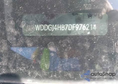 2013 Mercedes-Benz C 250 z USA, uszkodzony, nr VIN WDDGJ4HB7DF976214